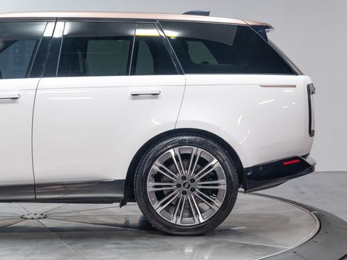 Used 2023 Land Rover Range Rover SV AWD/4WD image 64