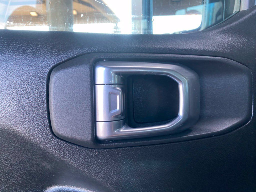 Used 2024 Jeep Gladiator Sport AWD/4WD image 13