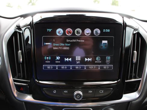 Used 2019 Chevrolet Traverse LT w/ LT Premium Package FWD image 19