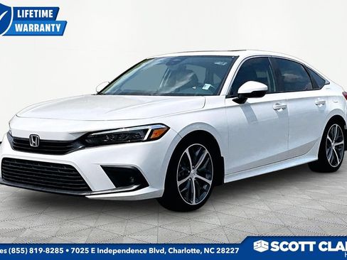 Used 2024 Honda Civic Touring image 3