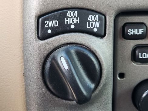 Used 2003 Ford Explorer Sport XLS image 28