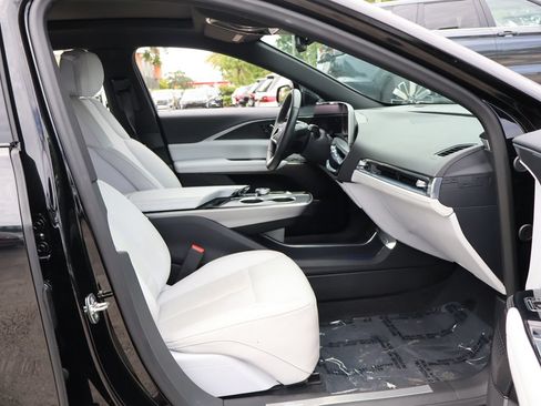 Used 2025 Cadillac Lyriq Luxury RWD image 36