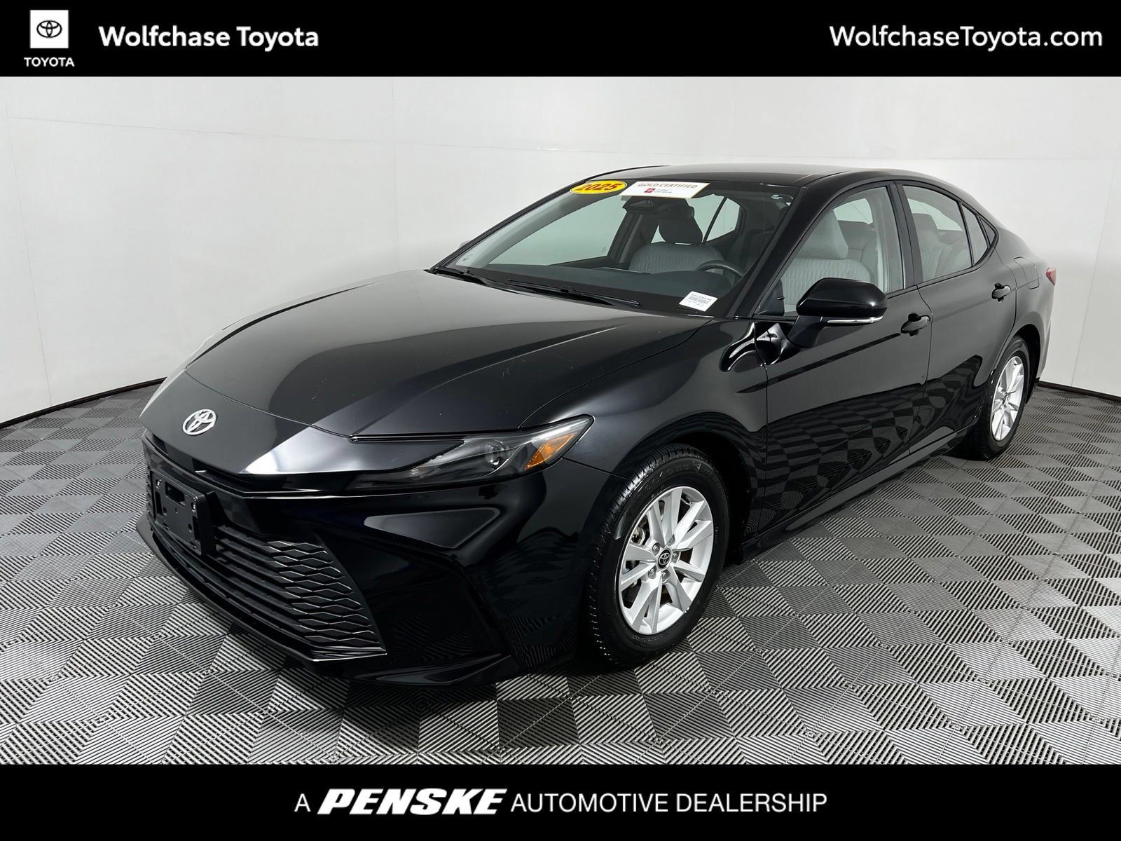 Certified 2025 Toyota Camry LE FWD image 1