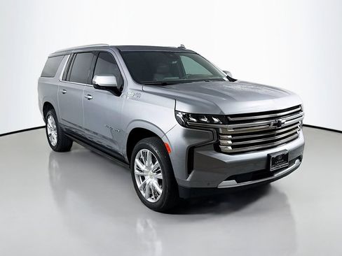 Used 2023 Chevrolet Suburban High Country w/ Premium Package 2 RWD image 3