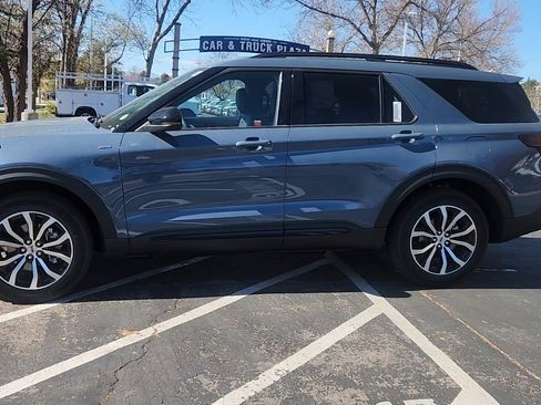 New 2026 Ford Explorer ST-Line image 3