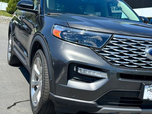 Used 2020 Ford Explorer Platinum w/ Premium Technology Package AWD/4WD image 4