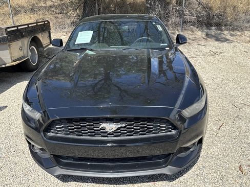 Used 2016 Ford Mustang Coupe RWD image 2