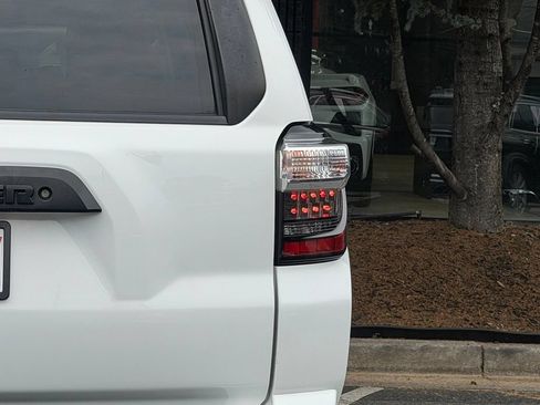 Used 2017 Toyota 4Runner TRD Off-Road Premium AWD/4WD image 16
