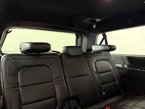 Used 2018 Lincoln Navigator L Reserve w/ Technology Package AWD/4WD image 32