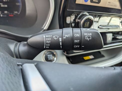 Used 2023 Toyota Highlander Limited FWD image 34
