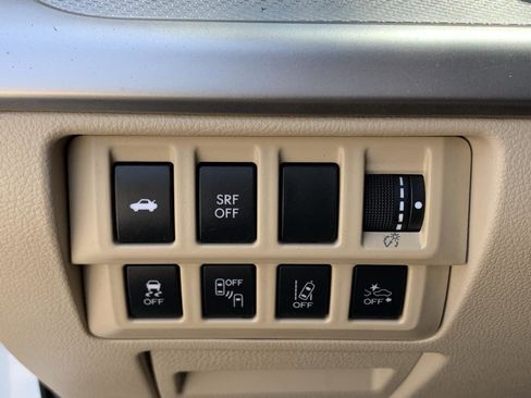 Used 2017 Subaru Legacy 2.5i Premium image 15