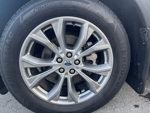 Used 2021 Ford Explorer Limited w/ Class III Trailer Tow Package image 13