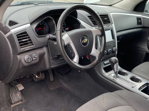 Used 2012 Chevrolet Traverse LT FWD image 5