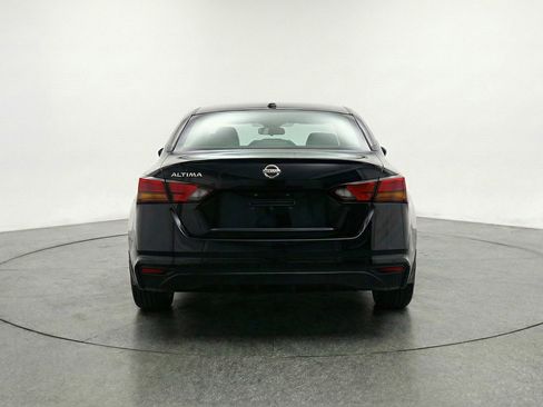 Used 2025 Nissan Altima 2.5 SV image 7