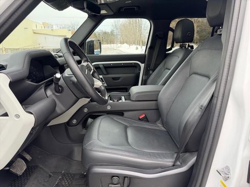 Used 2024 Land Rover Defender 110 S image 10