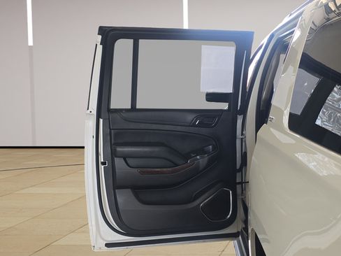 Used 2019 GMC Yukon XL SLT w/ Premium Edition AWD/4WD image 24
