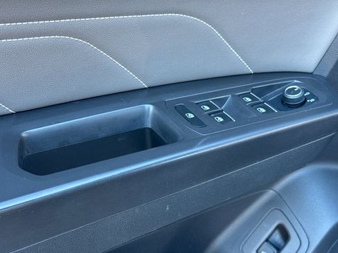 Used 2023 Volkswagen Atlas SE image 23