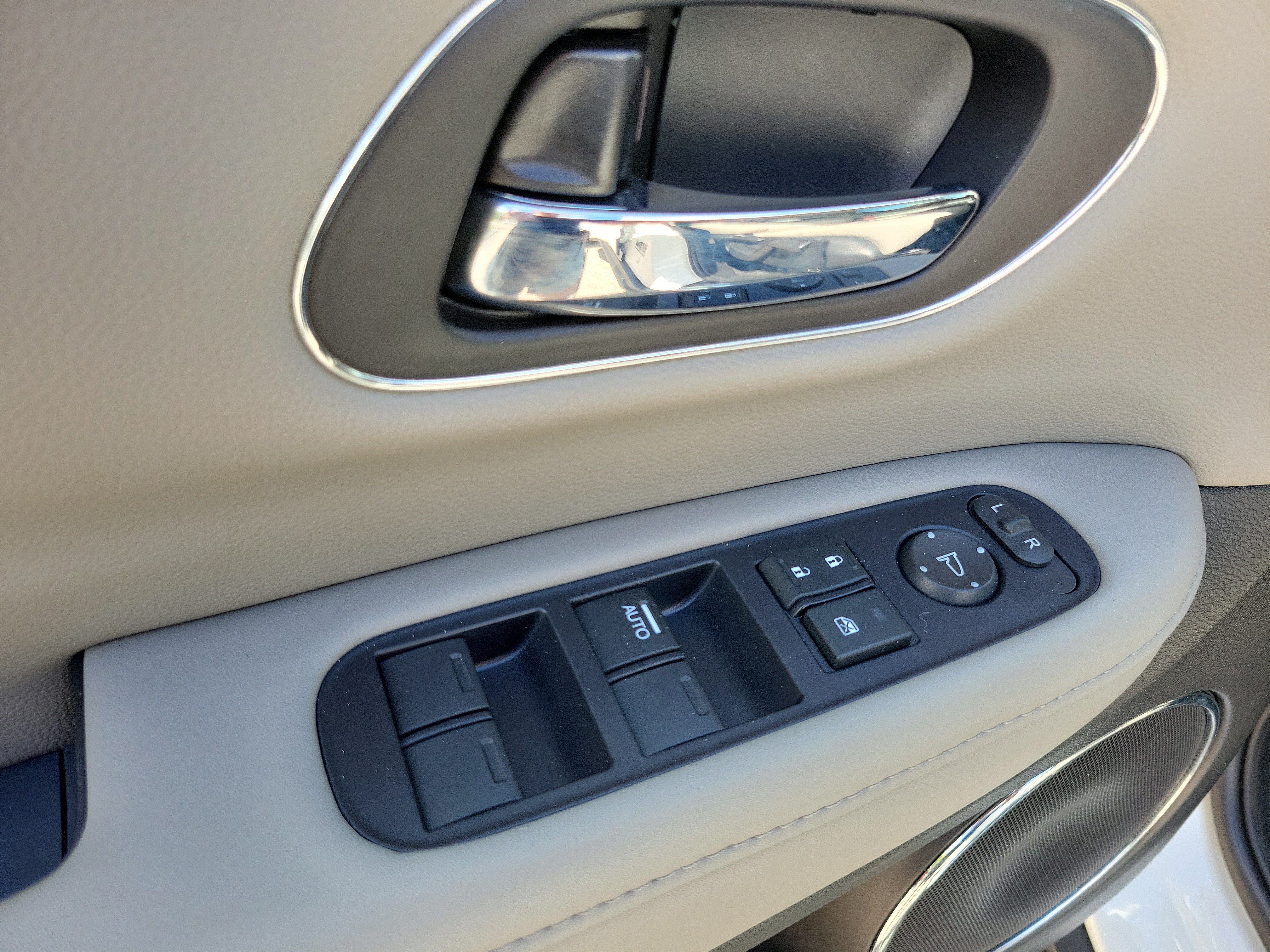 Certified 2021 Honda HR-V EX-L image 23