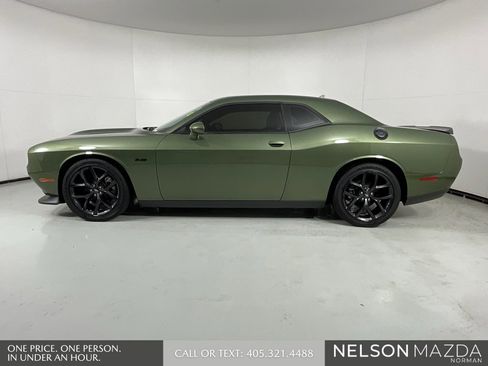 Used 2023 Dodge Challenger R/T w/ Plus Package image 5