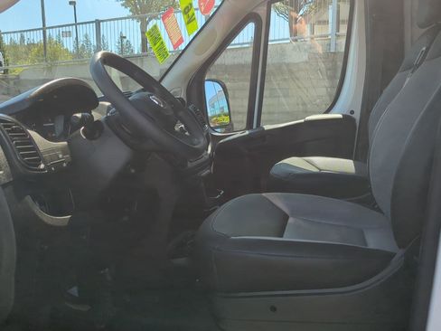 Used 2025 RAM ProMaster 2500 w/ Convenience Group FWD image 12