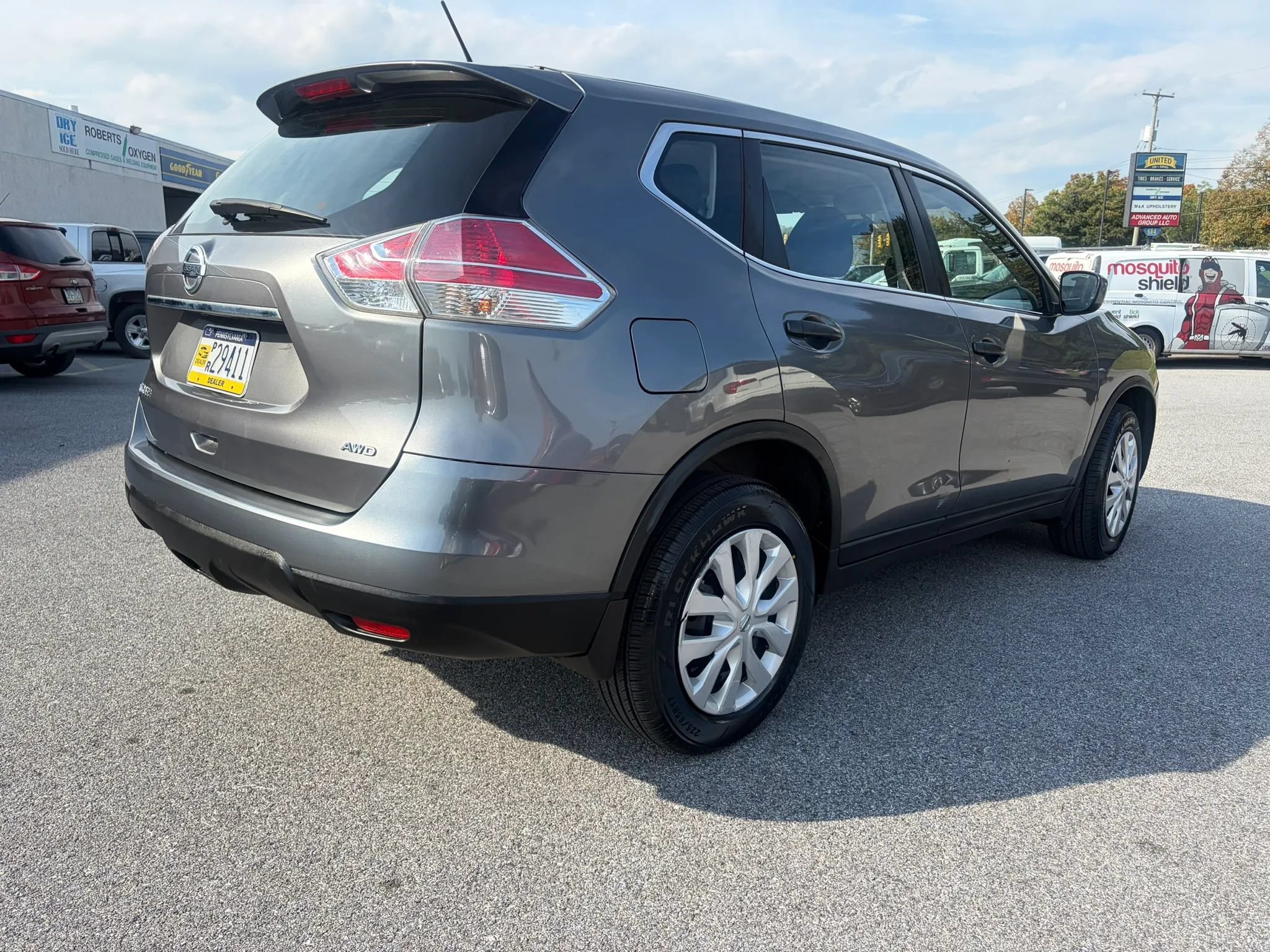 Used 2016 Nissan Rogue S AWD/4WD image 9