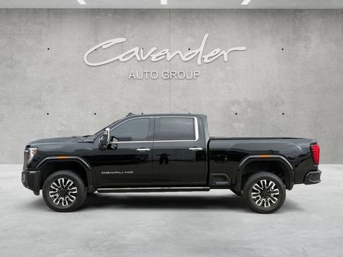 Used 2024 GMC Sierra 3500 Denali Ultimate AWD/4WD image 13