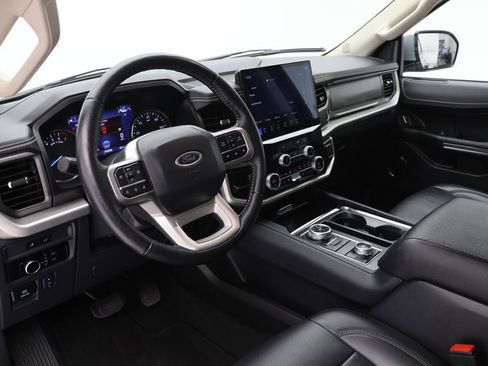 Used 2024 Ford Expedition Max XLT image 14