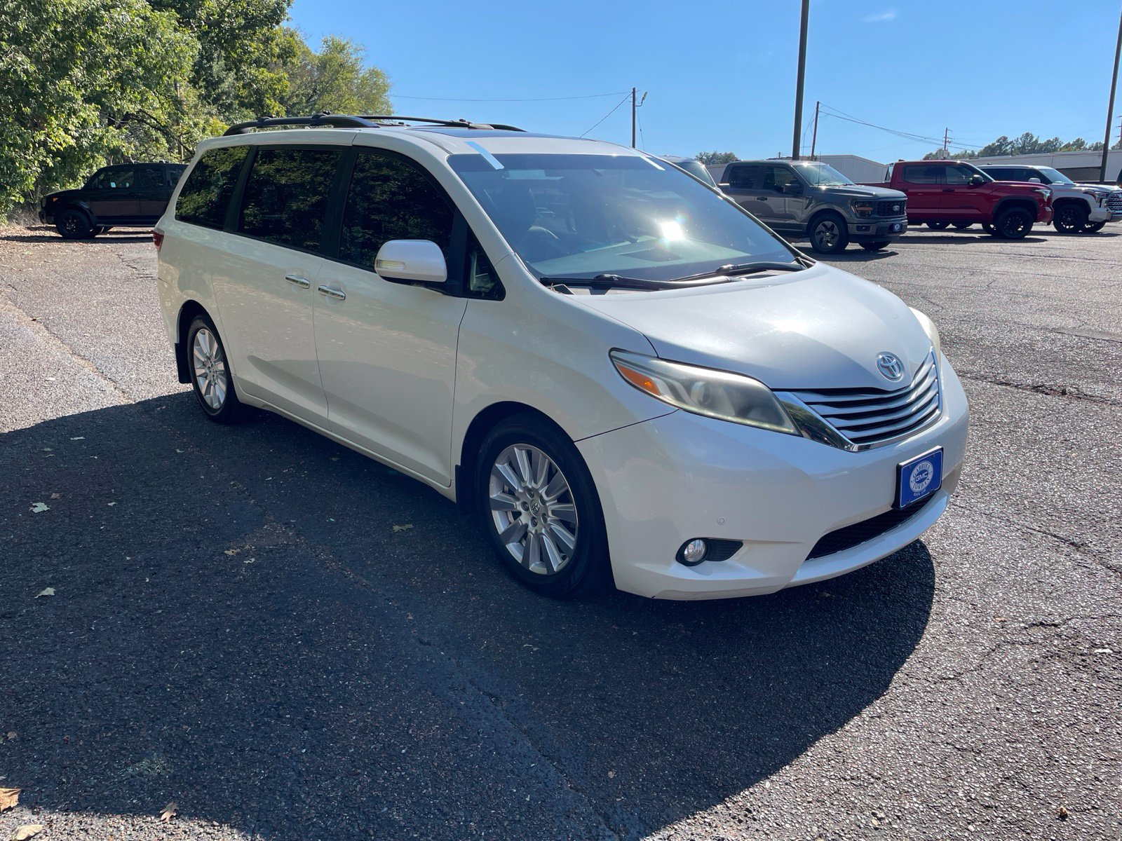Used 2017 Toyota Sienna Limited FWD image 9