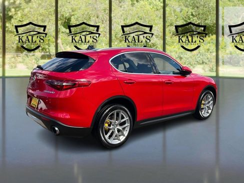 Used 2018 Alfa Romeo Stelvio AWD image 5