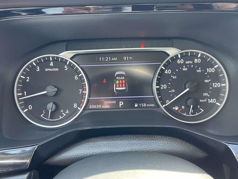 Used 2025 Nissan Pathfinder SV FWD image 23
