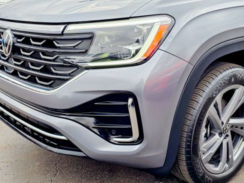 Used 2024 Volkswagen Atlas Cross Sport SEL R-Line image 7