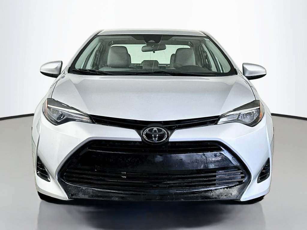 Used 2018 Toyota Corolla LE FWD image 2
