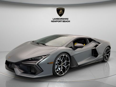 Used 2025 Lamborghini Revuelto AWD/4WD image 3