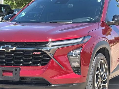 Used 2024 Chevrolet Trax RS w/ Sunroof Package image 4