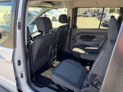 Used 2019 Ford Transit Connect XLT image 28