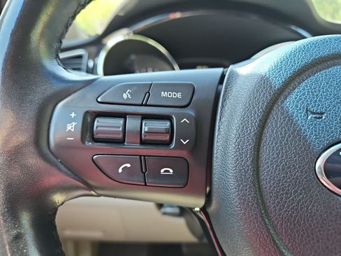 Used 2020 Kia Sedona SX FWD image 25