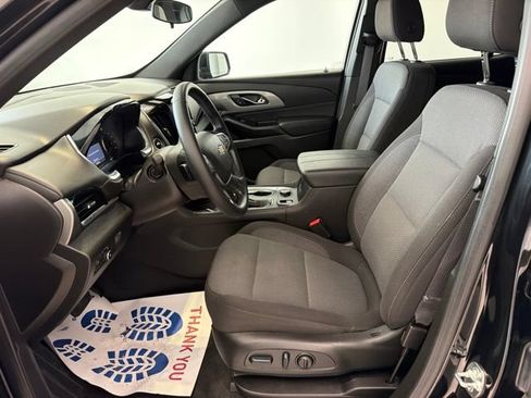 Used 2023 Chevrolet Traverse LT FWD image 17