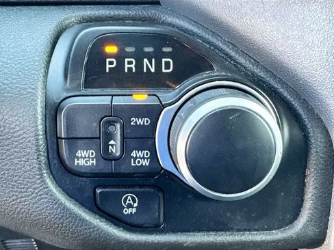 Used 2023 RAM 1500 4x4 Crew Cab image 17