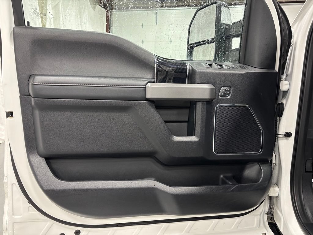 Used 2020 Ford F250 Platinum w/ Tremor Off-Road Package AWD/4WD image 8