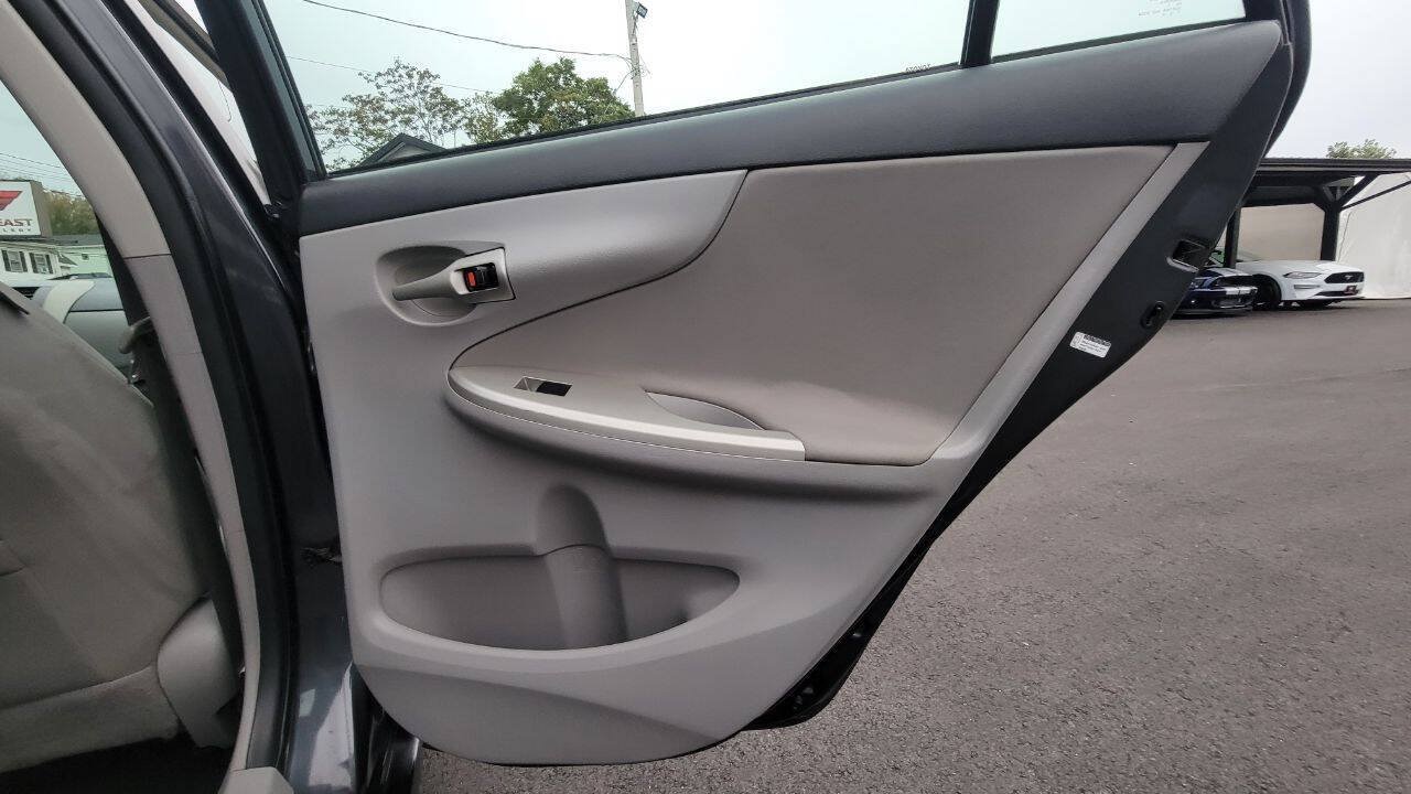Used 2011 Toyota Corolla LE FWD image 21