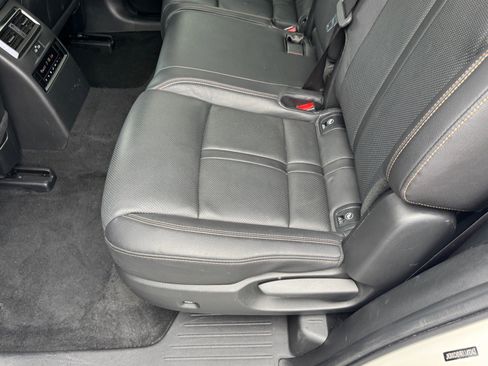 Used 2024 MAZDA CX-90 3.3 Turbo w/ Preferred Plus image 9