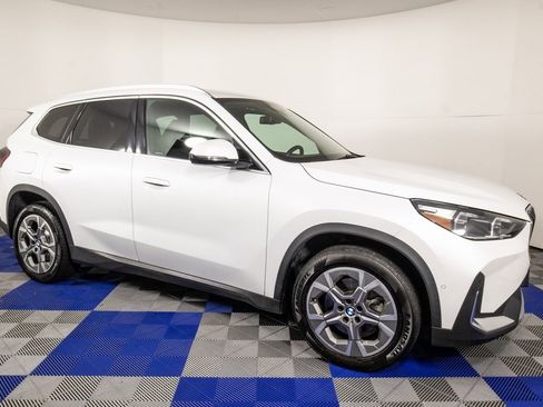 Used 2023 BMW X1 xDrive28i image 3