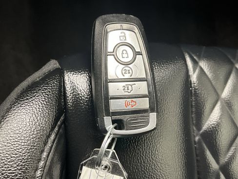 Certified 2024 Ford Edge Titanium image 27