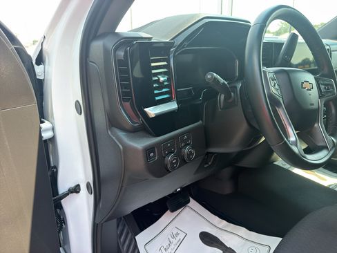 Used 2026 Chevrolet Silverado 2500 LT AWD/4WD image 14