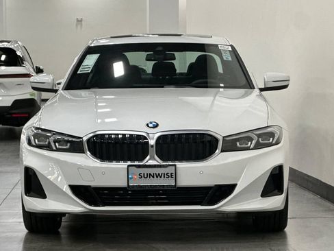 Used 2025 BMW 330i xDrive Sedan w/ Premium Package AWD/4WD image 9