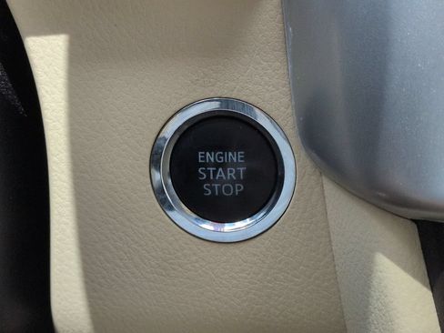 Used 2014 Jeep Wrangler Unlimited Sahara w/ Connectivity Group AWD/4WD image 31