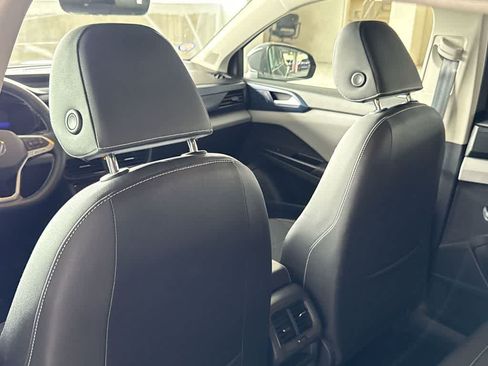 Certified 2023 Volkswagen Taos SE FWD image 23
