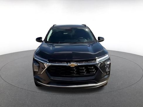 Used 2025 Chevrolet Trax LT image 4
