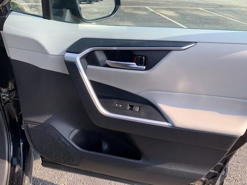 Used 2020 Toyota RAV4 XLE Premium AWD/4WD image 20