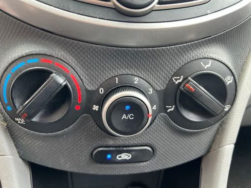 Used 2016 Hyundai Accent SE FWD image 11